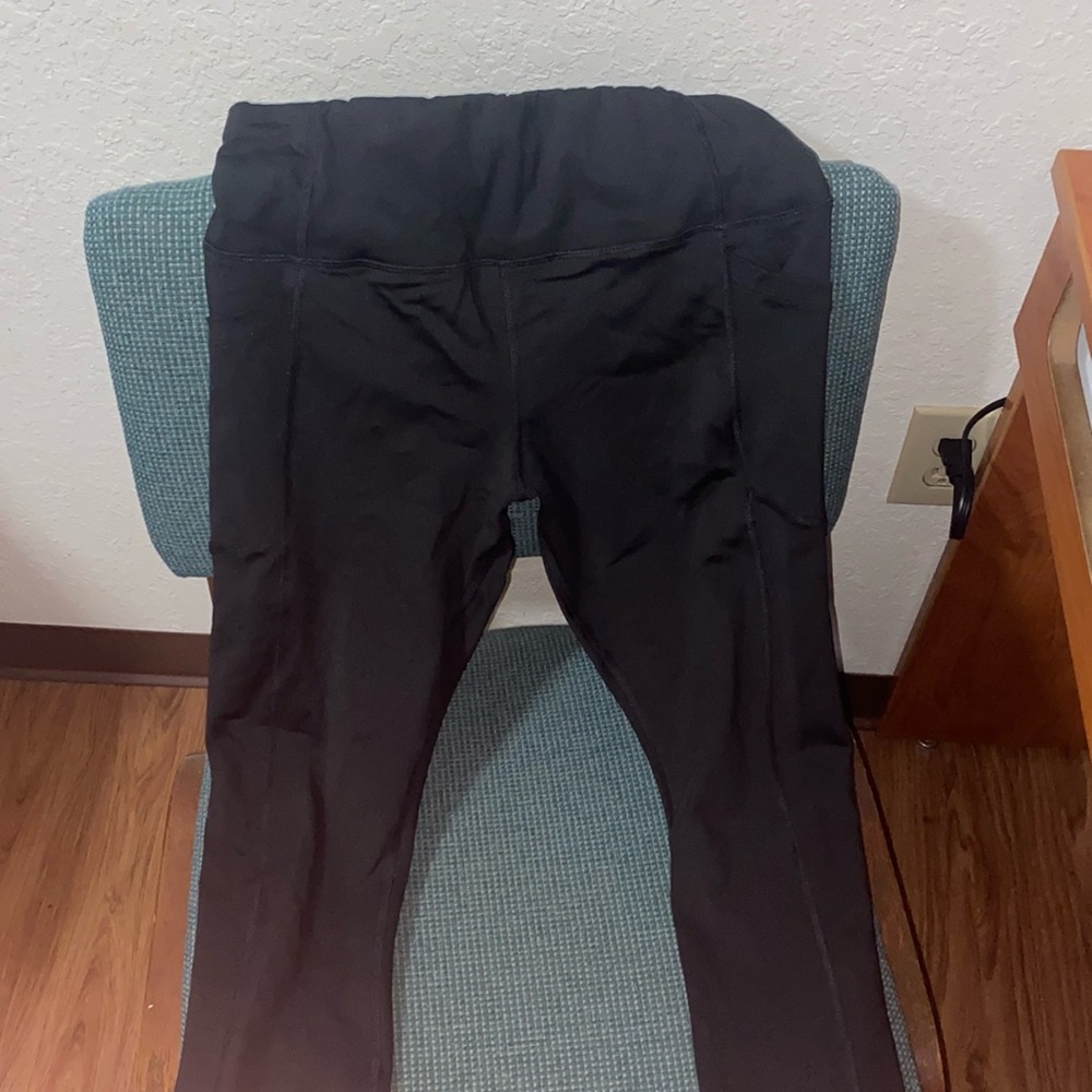 Black Exercise Leggings With Pockets